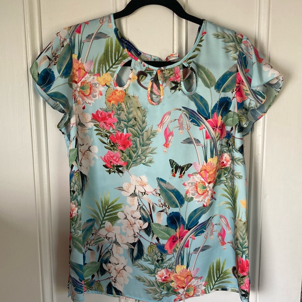 Talbots RSVP Size M Floral Butterfly & Monkey Print Top with Flowy Cap Sleeves